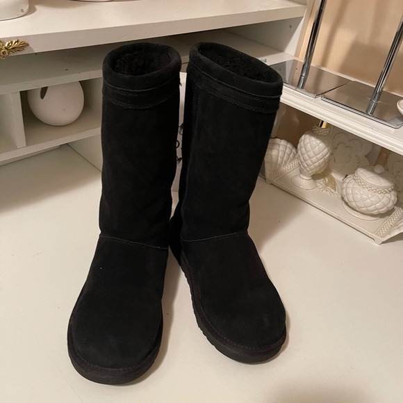 Ugg’s beautiful boots with very unique design - Picture 14 of 14